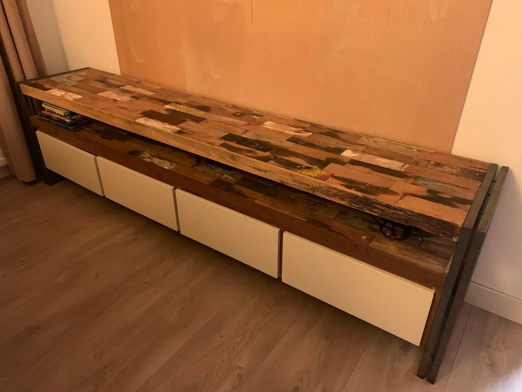 Lage TV kast / Dressoir, Ophalen, Zo goed als nieuw, 200 cm of meer, Minder dan 100 cm