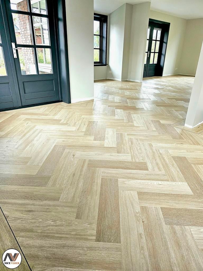 Laminaat/ PVC/ Egaliseren/ Traprenovatie ( zie beschrijving)