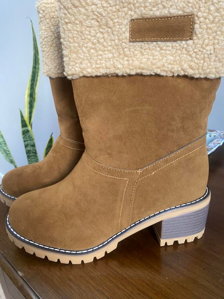 Gevoerde suède winterlaarzen met stevige hak. Maat 38, Hoge laarzen, Overige kleuren, Nieuw, Ophalen of Verzenden