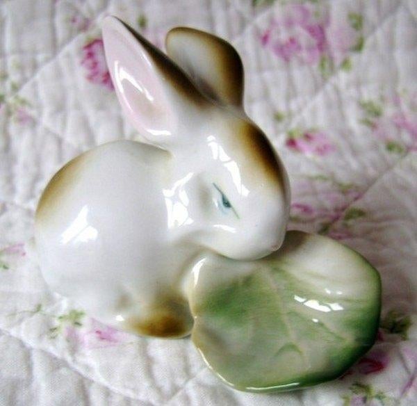 Zsolnay - Konijn - Konijntje met koolblad (7184), Verzamelen, Beelden en Beeldjes, Ophalen, Zo goed als nieuw, Dier