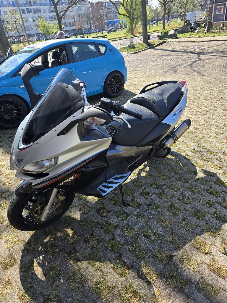 aprilia srv 850 In het grijs motorscooter, Meer dan 35 kW, Minimaal motorrijbewijs A2, 850 cc, 2 cilinders