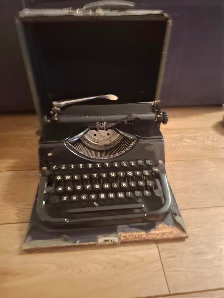 Vintage typemachine Mercedes EK45 met koffer, Ophalen of Verzenden