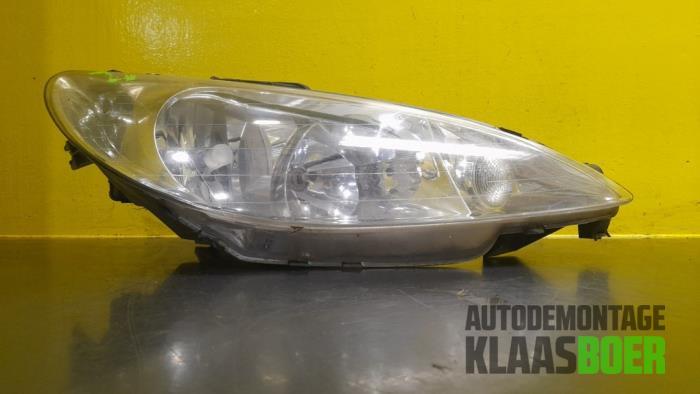 Koplamp rechts van een Peugeot 206, Ophalen of Verzenden, 12 maanden garantie, Gebruikt, Peugeot