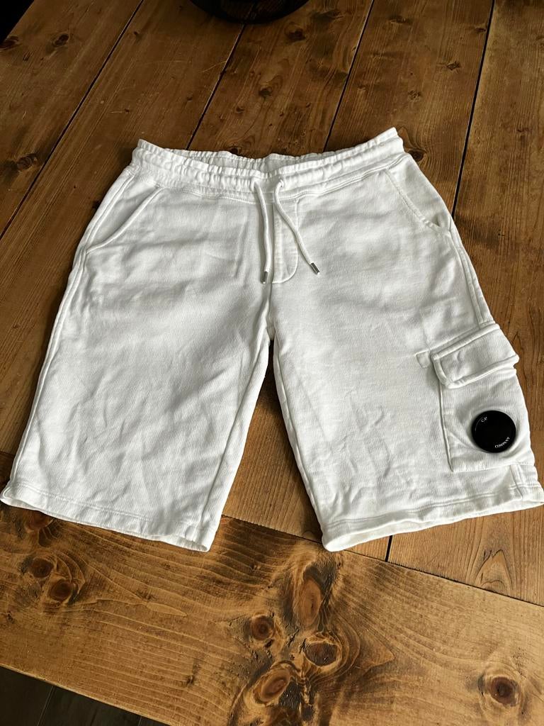 CP Company korte broek joggingstof wit maat S, Kleding | Heren, Broeken en Pantalons, Zo goed als nieuw, Maat 46 (S) of kleiner