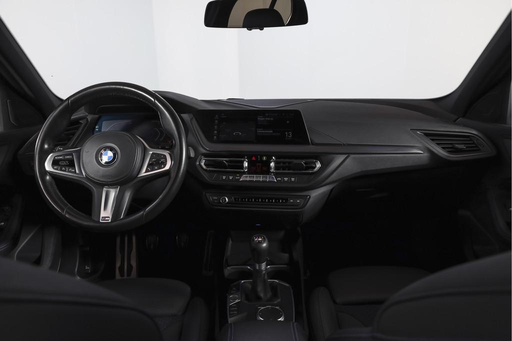 BMW 1-serie 118i 140 PK High Executive M Sport | Dig. Cockpi, Auto's, BMW, Gebruikt, Wit, Origineel Nederlands, Bedrijf
