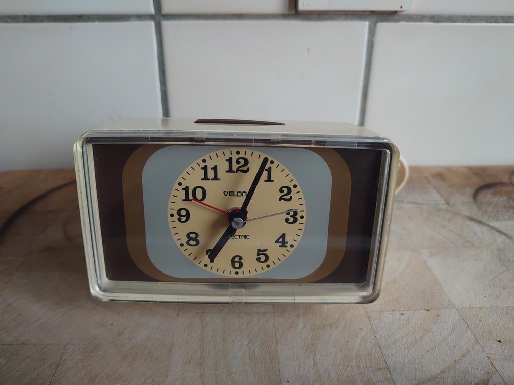 Retro wekker Velona space age, Huis en Inrichting, Ophalen of Verzenden, Wandklok
