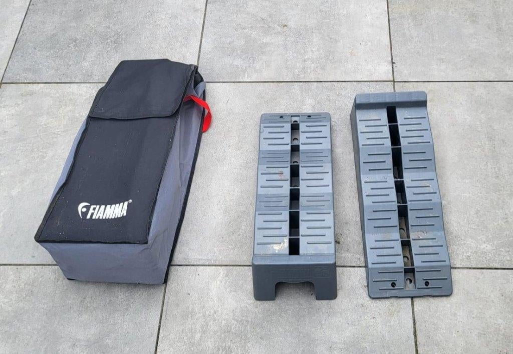 Fiamma Level Up blokken (oprijdblokken) met opbergtas, Ophalen of Verzenden, Zo goed als nieuw