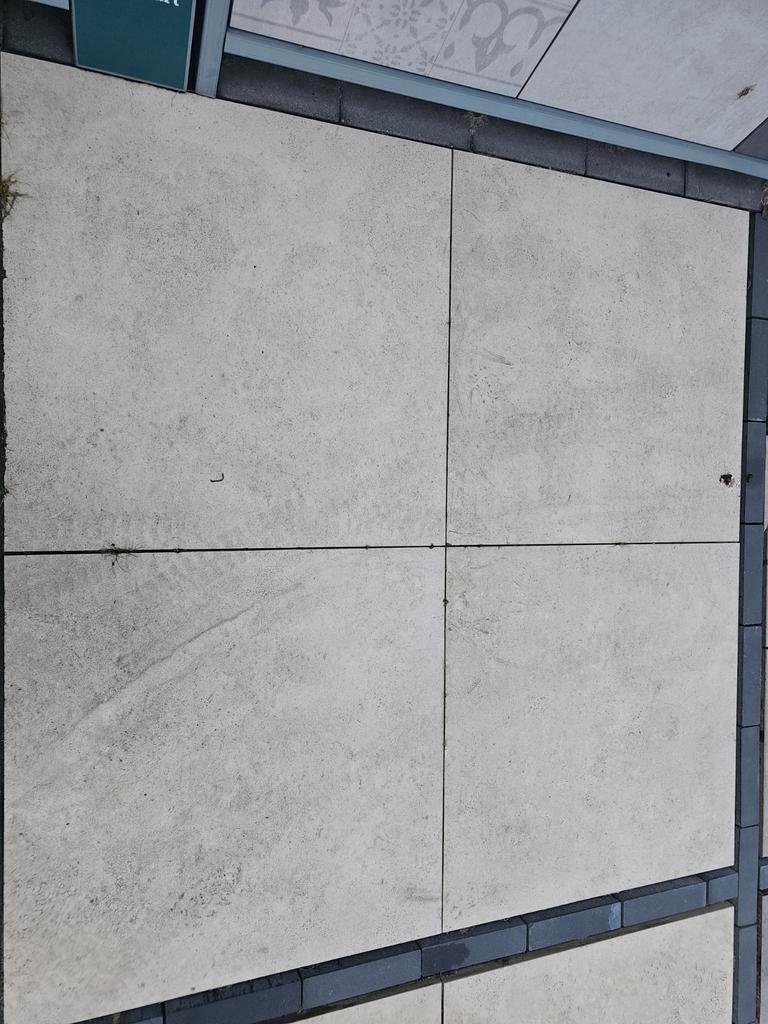 4x Keramische tegels 90x90x3 cm - Licht van kleur, Ophalen, Gebruikt, Keramiek, Minder dan 5 m²