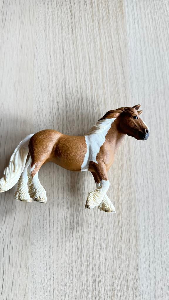 Schleich paard, Sieraden, Tassen en Uiterlijk, Broches, Ophalen of Verzenden, Zo goed als nieuw, Bruin, Overige materialen