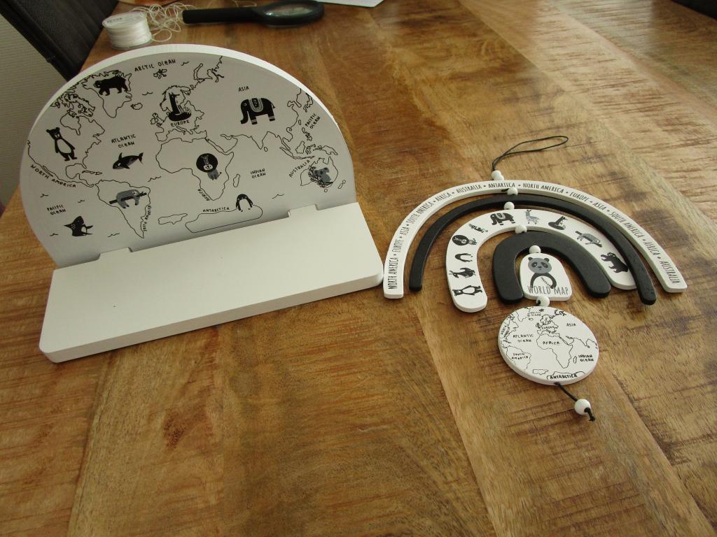 Villa Volance - wandplankje + (wand) mobie, Ophalen of Verzenden, Zo goed als nieuw, Wanddecoratie