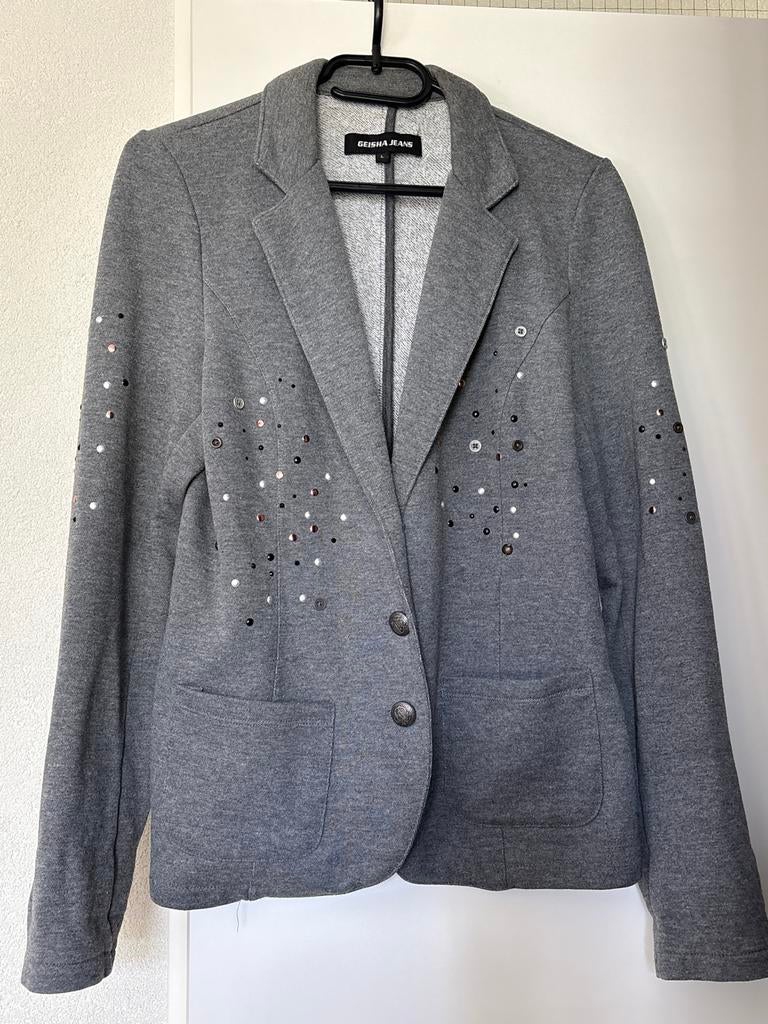 Grijs jasje met studs van Geisha Jeans, maat L, Maat 38/40 (M), Ophalen of Verzenden, Jasje, Grijs