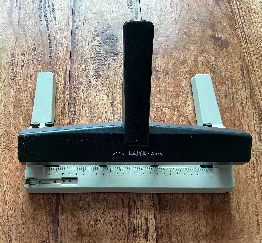 5114-Leitz-akto Perforator 4-gaats, verstelbaar, Diversen, Ophalen of Verzenden, Gebruikt