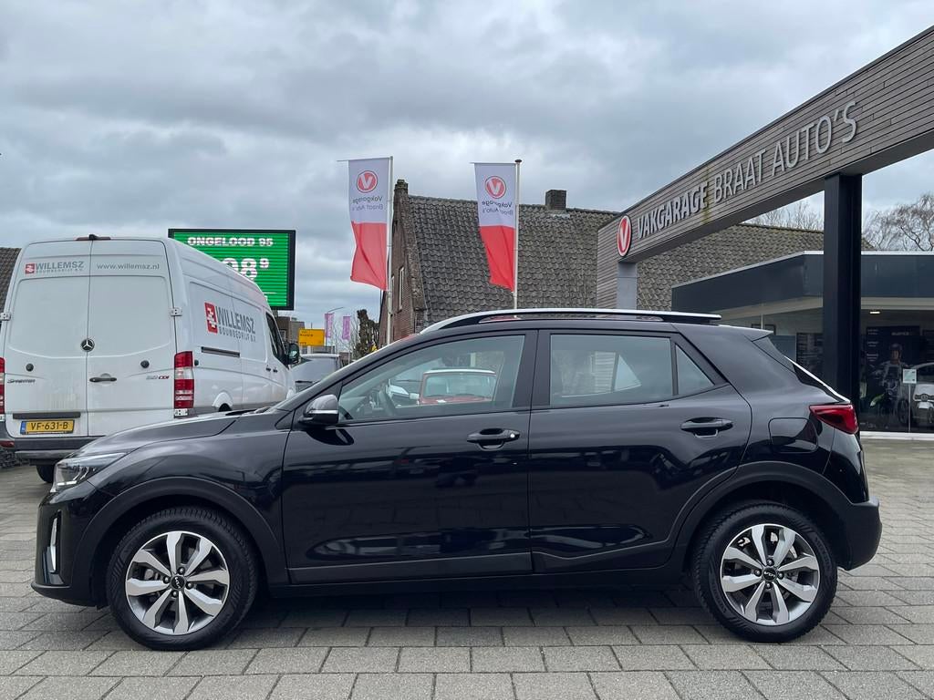 Kia Stonic 1.0 T-GDi MHEV l STOELVERW. l CARPLAY l RIJKLAAR!, Gebruikt, Zwart, Zwart, Bedrijf