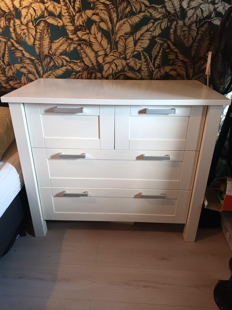 Witte ladekast met 4 laden, Ophalen