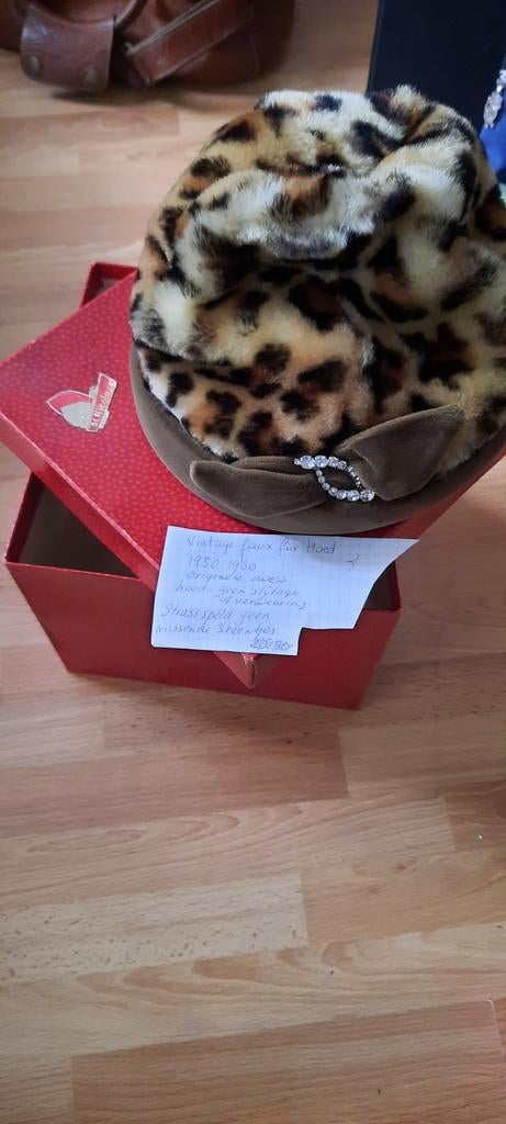 Vintage Faux Fur Hoed - Luipaardprint met Strass, Kleding | Dames, Hoeden en Petten, Ophalen of Verzenden