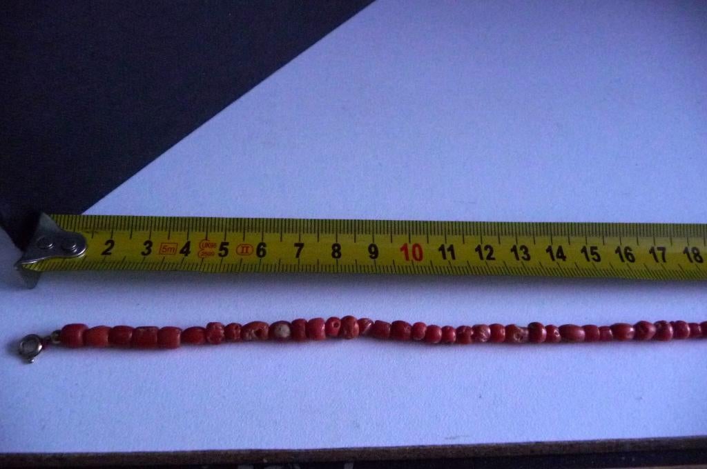 KLEDERDRACHT KETTING MET OUDE KORALEN KRALEN 50 CM, Sieraden, Tassen en Uiterlijk, Antieke sieraden, Verzenden, Overige materialen