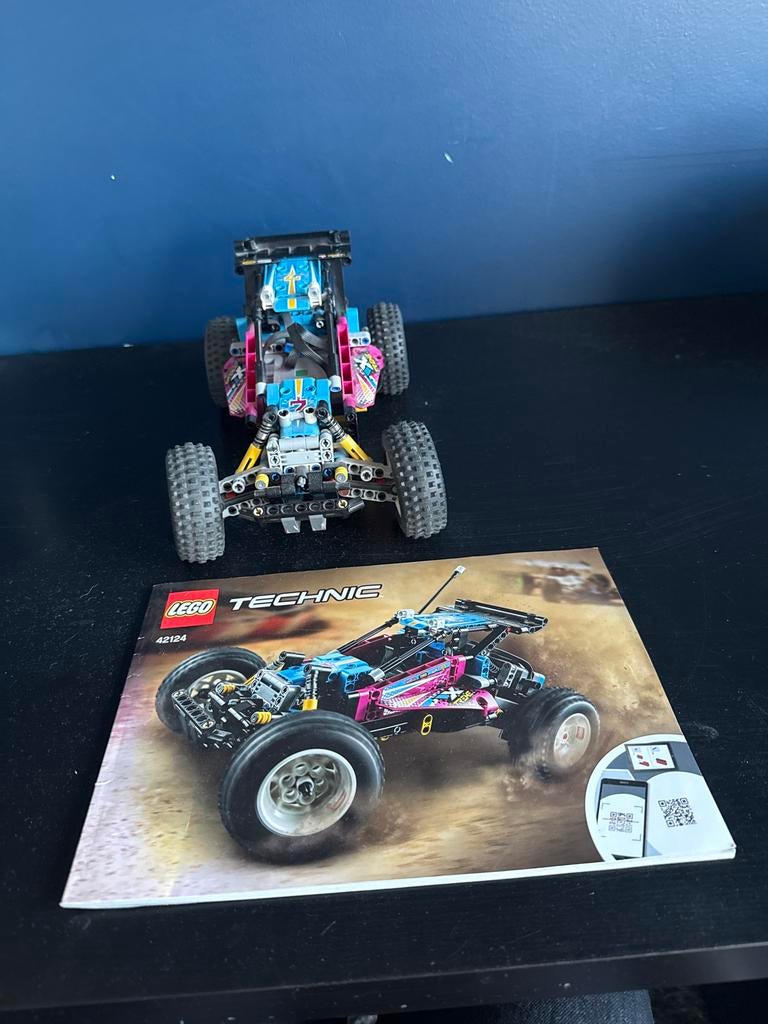Lego Technic Off Road Buggy op Accu - LEGO 42124, Elektro, Auto offroad, Ophalen of Verzenden, Zo goed als nieuw