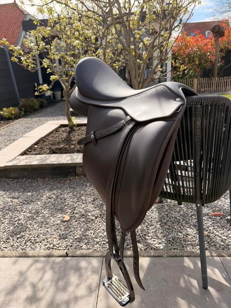 Bruin Wintec dressuurzadel 17inch, Dieren en Toebehoren, Paarden en Pony's | Zadels, Ophalen of Verzenden, Zo goed als nieuw, Dressuur
