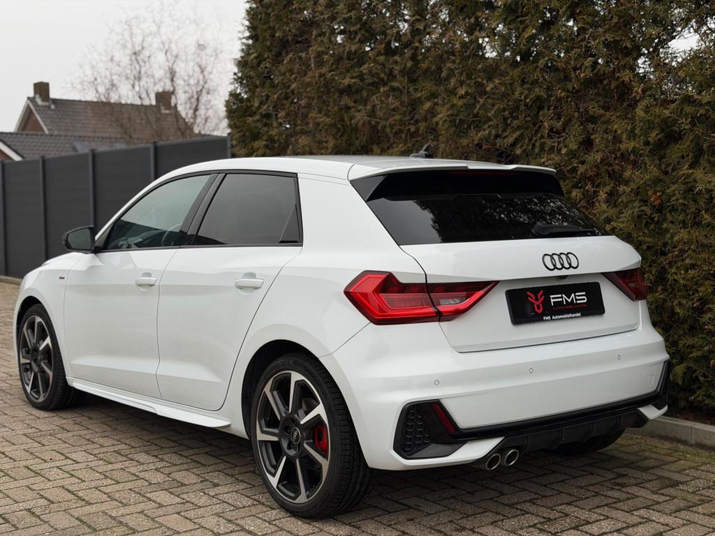 Audi A1 Sportback 40 TFSI 3x S-Line CarPlay 207pk, USB, Zwart, 4 cilinders, Leder en Stof