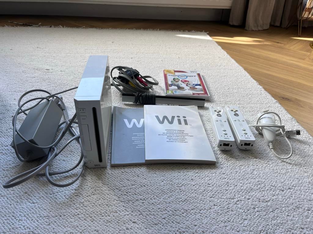 Complete Wii set met diverse spellen en Band Hero, Spelcomputers en Games, Spelcomputers | Nintendo Wii, Ophalen, Gebruikt, Met 2 controllers