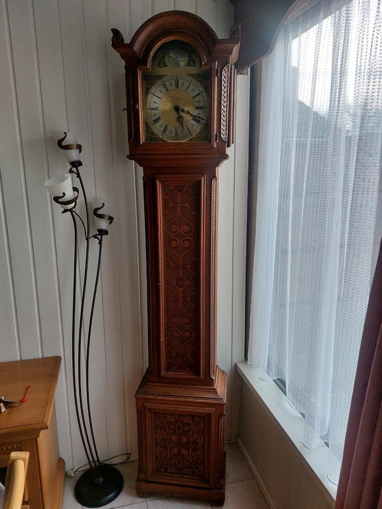 Antieke Klok, Ophalen