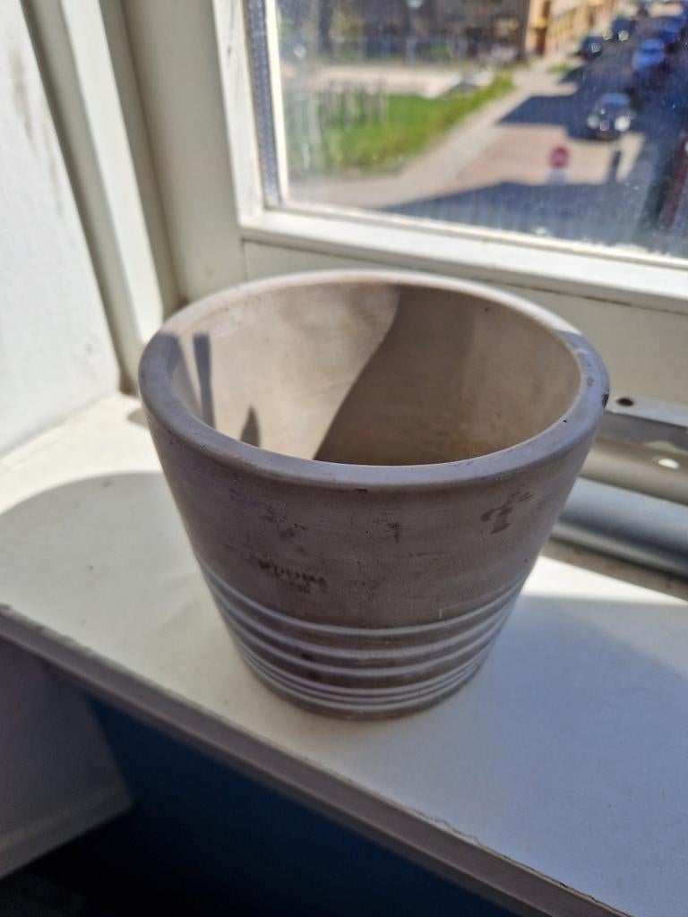 Stijlvolle bloempot/plantenpot van beton, Gebruikt, Rond, Ophalen of Verzenden, Balkon