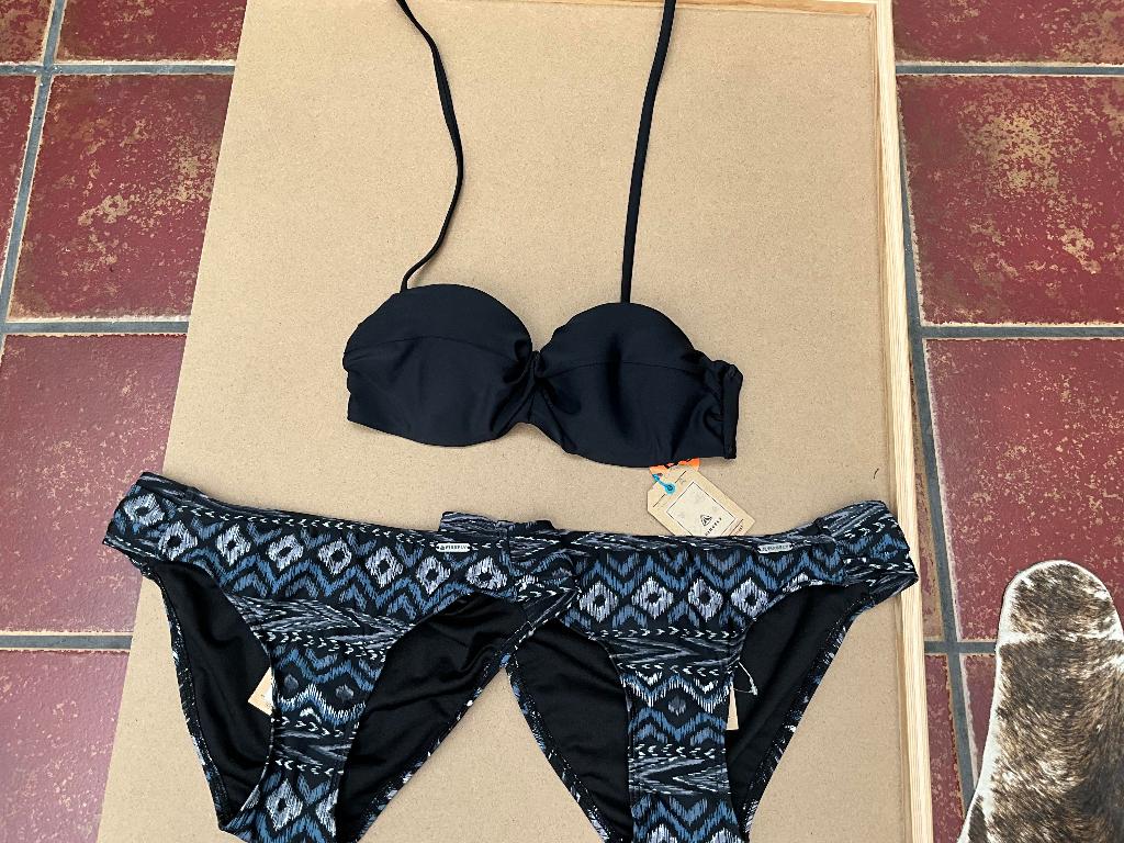 Bikini merk firefly maat 36C met 2 broekjes nieuw, Kleding | Dames, Zwart, Nieuw, Badpak, Ophalen of Verzenden