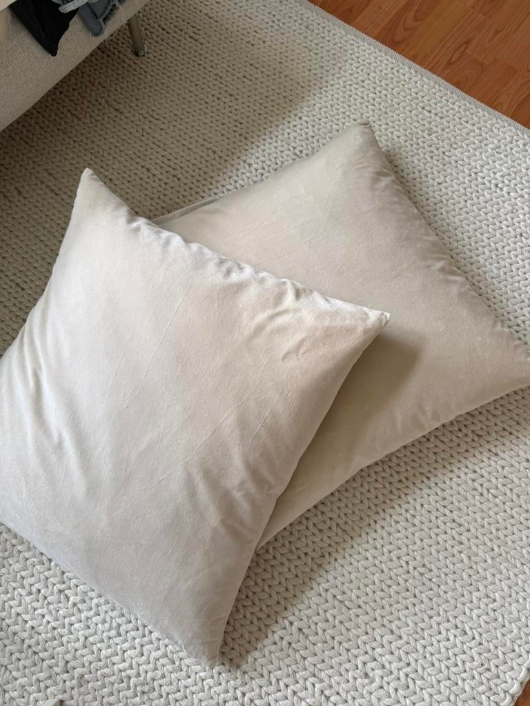 2 grote sierkussen beige 65x65cm, Ophalen, Zo goed als nieuw, Vierkant