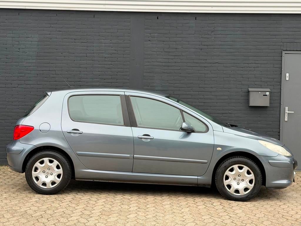 Peugeot 307 1.4-16V XS AIRCO CRUISE NIEUW APK NAP, Auto's, Voorwielaandrijving, Zwart, 4 cilinders, 620 kg