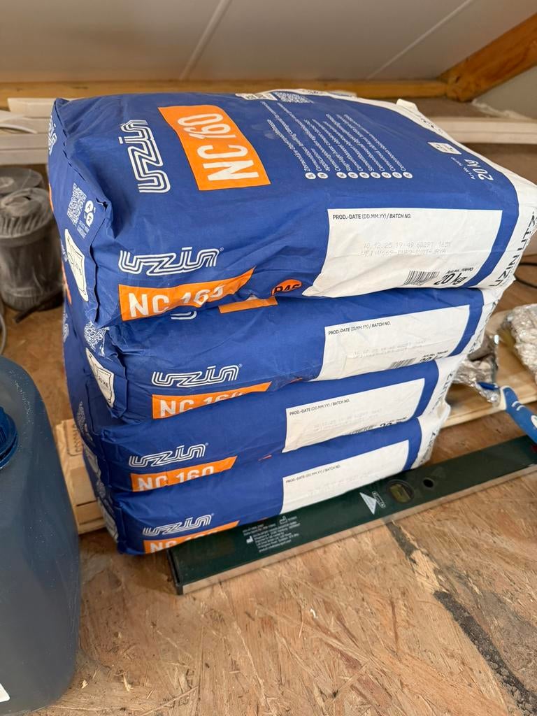 Uzin egaline nc 160, Ophalen of Verzenden, Zo goed als nieuw, Kalkzandstenen