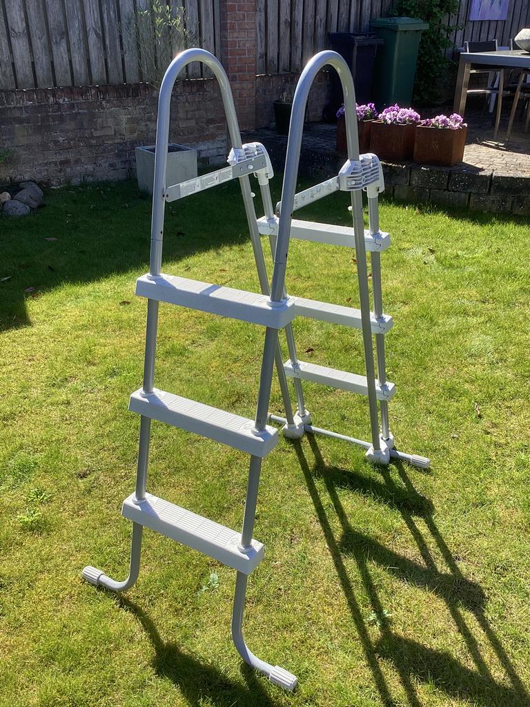 Zwembadtrap Intex 1.10 mtr, Tuin en Terras, Zwembad-toebehoren, Ophalen, Gebruikt