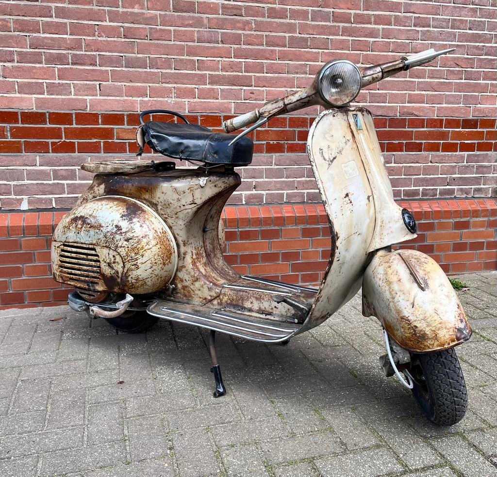 Klassiek Vespa 1958 vna oldtimer piaggio gn faro basso rally, Motoren, Motoren | Oldtimers, Scooter