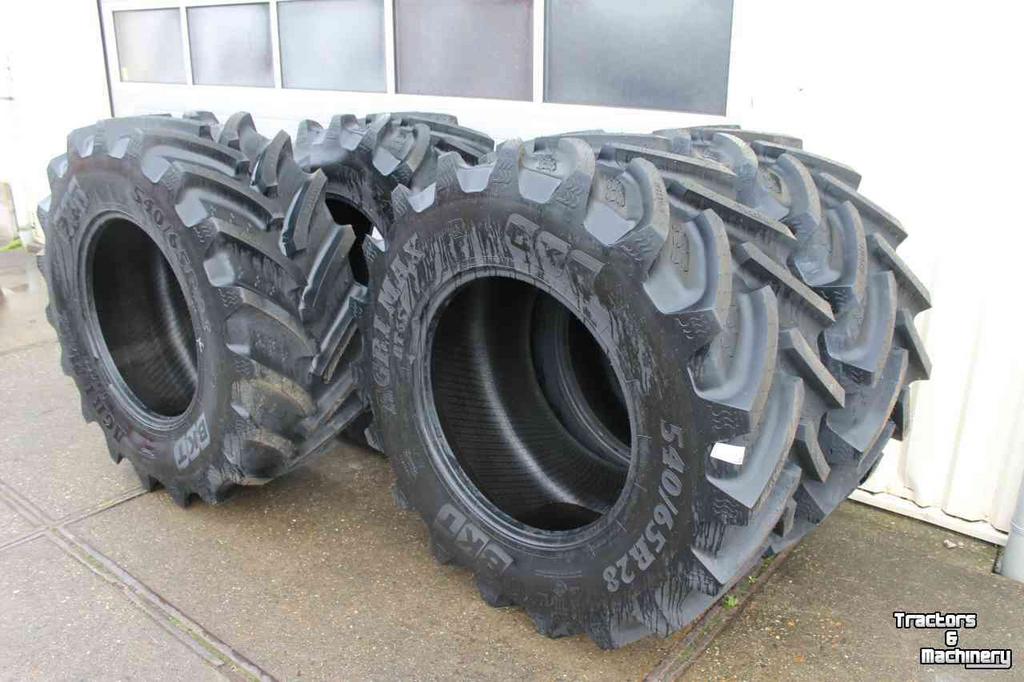 Gezocht banden trekker, Zakelijke goederen, Agrarisch | Onderdelen | Banden, Velgen en Assen, Ophalen of Verzenden
