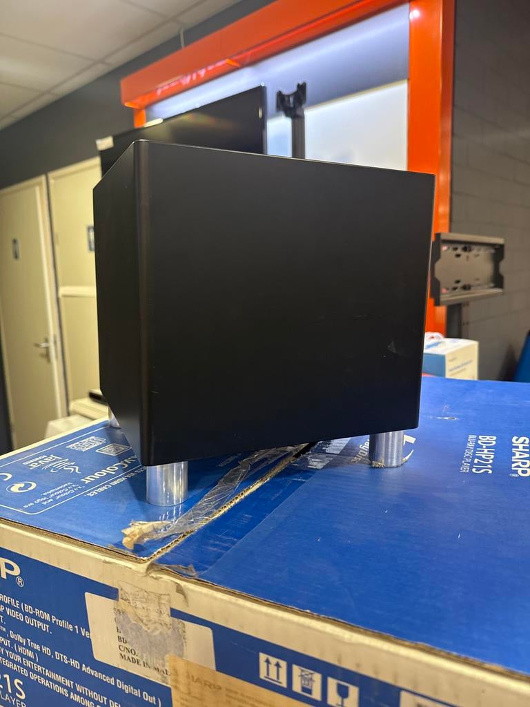 Gebruikte Loewe Sub 200 Subwoofer - Krachtig Geluid, Overige merken, Gebruikt, Subwoofer, Ophalen of Verzenden