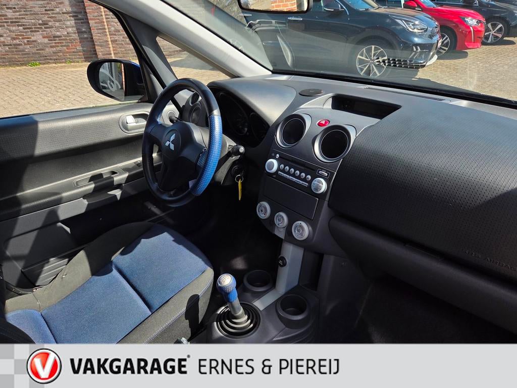 Mitsubishi Colt 1.5 d'Azur, Voorwielaandrijving, 970 kg, Stof, 4 cilinders