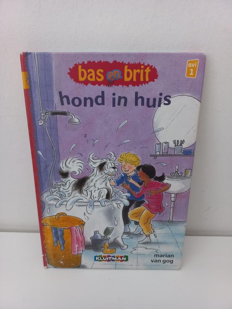 Bas en Brit - Hond in huis - AVI M3 - Kluitman, Boeken, Ophalen of Verzenden, Gelezen, Marian van Gog, Fictie algemeen