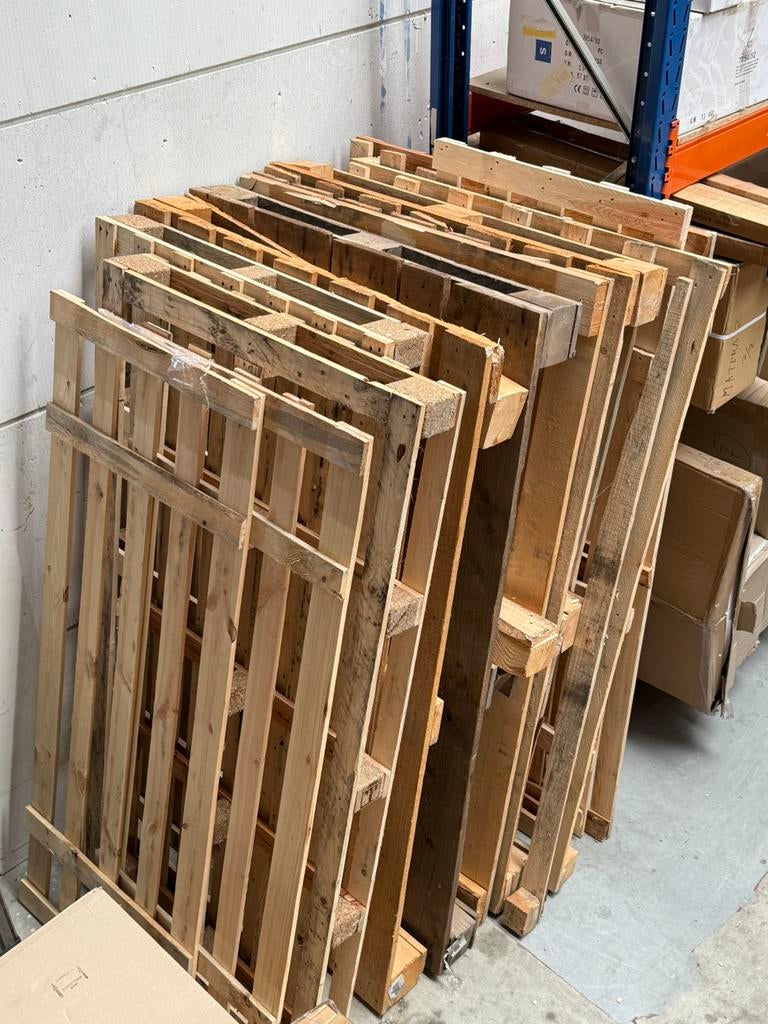 Wegwerp pallet / haardhout / kachelhout, Tuin en Terras, Haardhout, Minder dan 3 m³, Ophalen