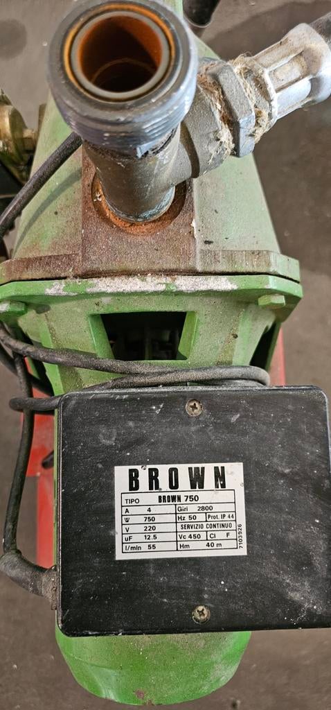 Grondwaterpomp Brown 750 - Ideaal voor tuin en huis, Tuin en Terras, Waterpompen, Ophalen, Gebruikt, Elektrisch, Bronpomp