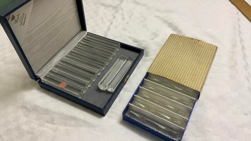 Kristallen geslepen messenleggers in doos, Ophalen of Verzenden, Zo goed als nieuw, Zwart