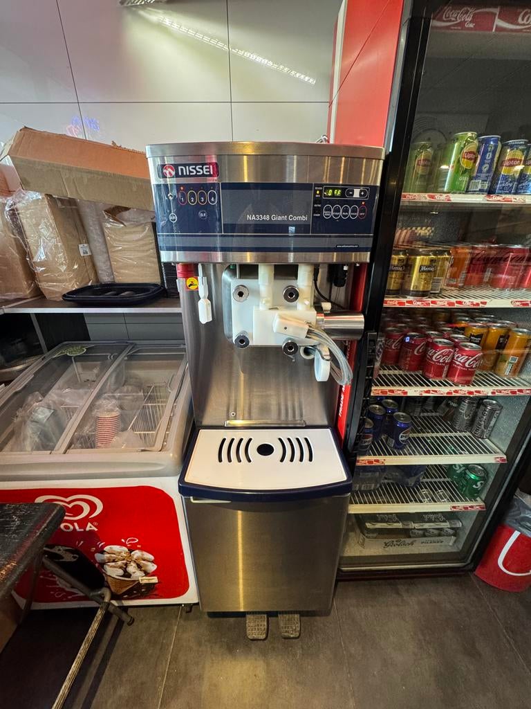 Nissei NA3348 Giant Combi Softijs & Milkshake Machine, Ophalen, Gebruikt