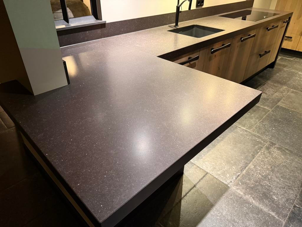 Hardstenen keukenblad 3,04 cm spoelbak en inductie kookplaat, Zo goed als nieuw, Minder dan 100 cm, 50 tot 75 cm, 50 tot 100 cm