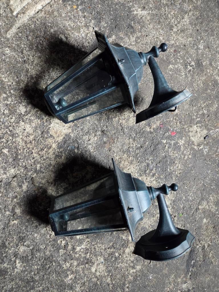 2 buitenlampen, Ophalen of Verzenden, Zo goed als nieuw, Netvoeding, Wandlamp