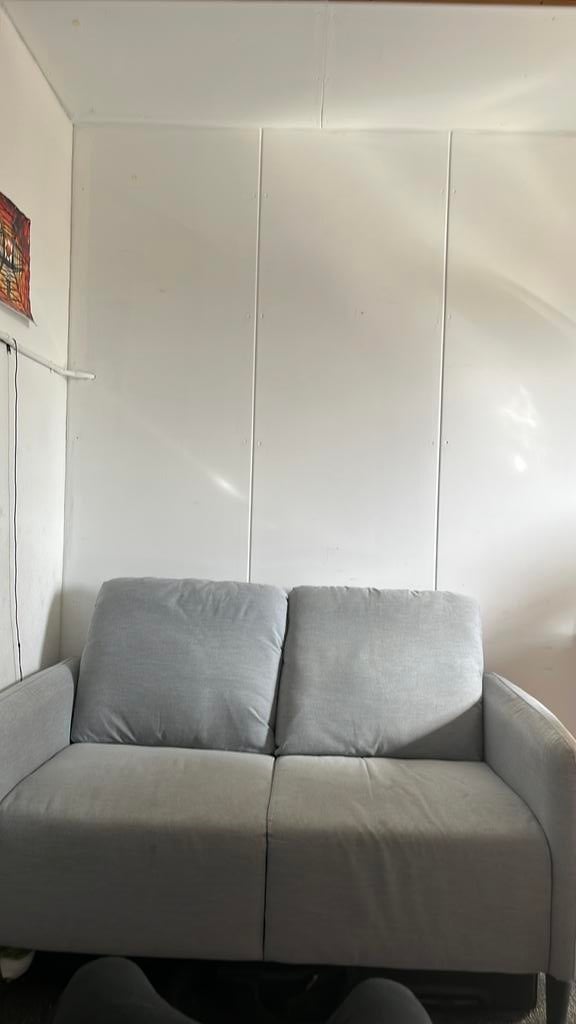 Sofa 2 seater with multiple side pockets and 2 cushions €25, Ophalen, Gebruikt, Tweepersoons, Stof