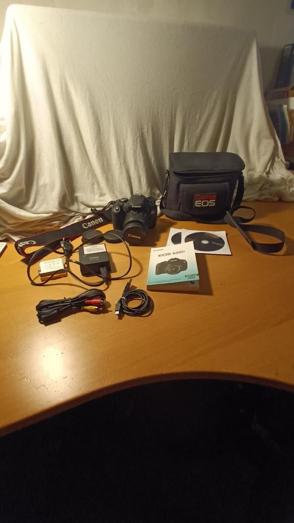 Canon EOS 600D met 18-55 lens en accessoires, Ophalen of Verzenden, Zo goed als nieuw, Spiegelreflex, Canon