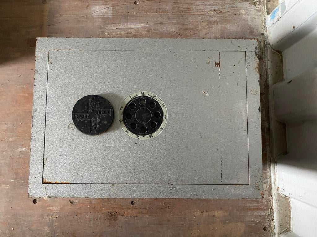 Juwel inbouwkluis met cijferslot, Ophalen, Gebruikt, Brandkast