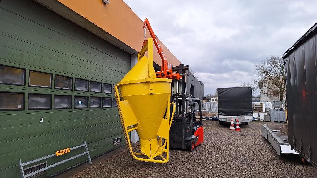 betonkubel 1.500 liter, Ophalen, Gebruikt, Industriepark 2a 9351PA Leek, H.O.Albert Ale Slotema