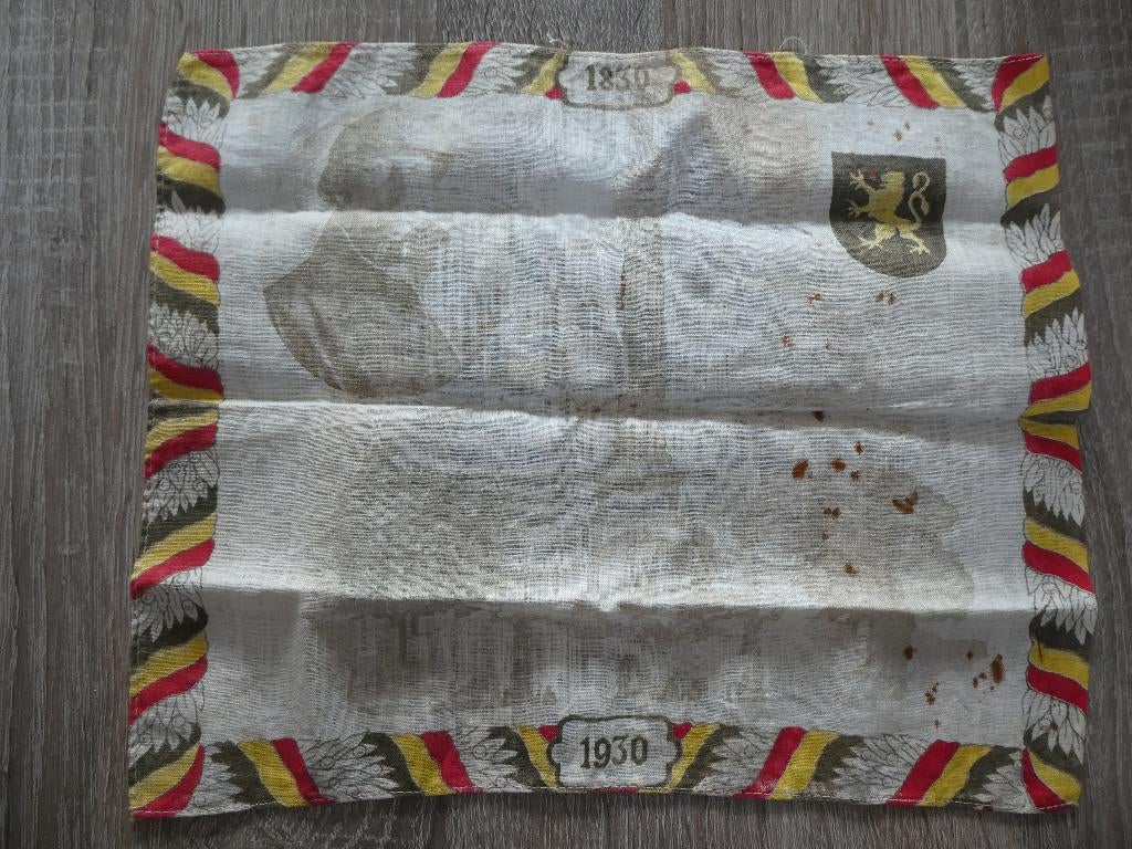 Herinneringszakdoek 100 jaar België, 1830 - 1930, Ophalen of Verzenden, Landmacht, Overige gebieden, Kleding of Schoenen