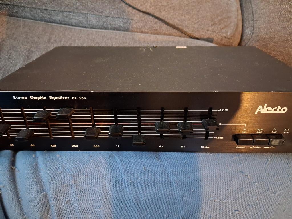 Alecto Stereo Grafische Equalizer GE-106 - Made in Japan, Ophalen of Verzenden, Gebruikt