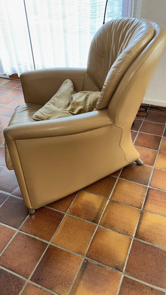 Leolux Excalibur fauteuil - zachtgeel leer, Ophalen, Gebruikt, 75 tot 100 cm, Leer