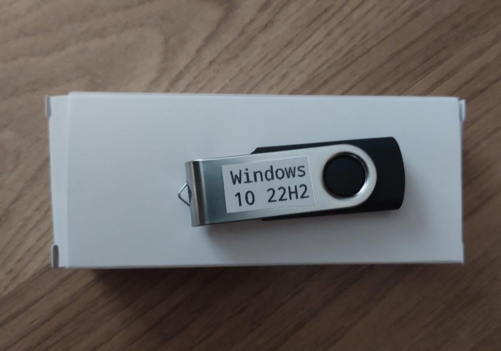 Windows 10 NL versie 22H2 installatie bestanden op USB stick, Computers en Software, Besturingssoftware, Verzenden, Nieuw, Windows